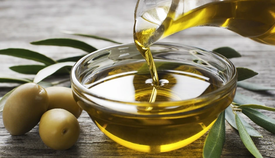 12 Amazing Benefits of Using Olive Oil for Skin and Hair