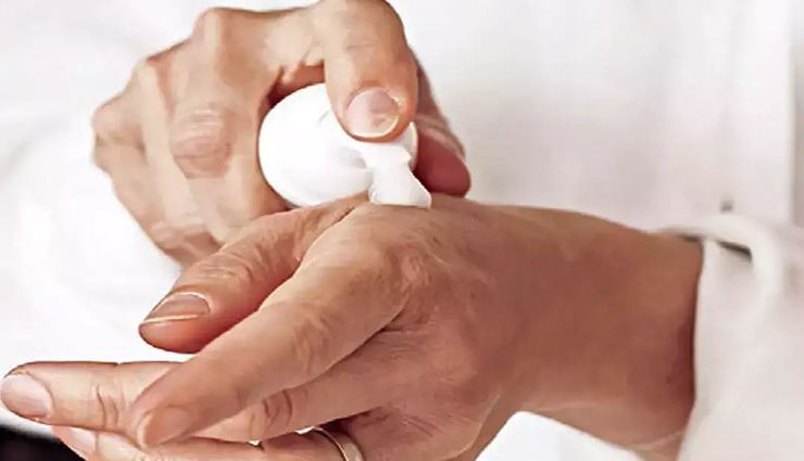 Olive Oil,olive oil for face,beauty benefits of olive oil,skin care tips,hair care tips,beauty tips