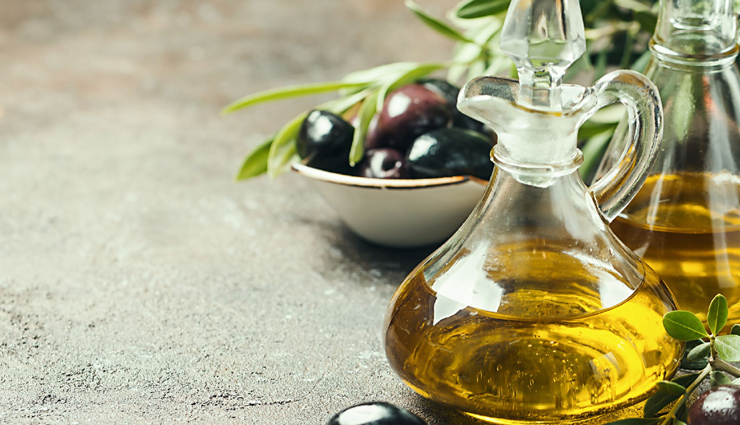 Dandruff problem,home remedies to treat dandruff problem,hair care tips,olive oil hair masks,beauty benefits of olive oil,olive oil for hair,beauty tips