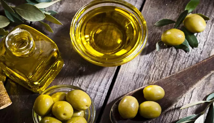 Olive Oil,beauty benefits of olive oil,beauty tips,skin care tips,olive oil for hair,olive oil for skin