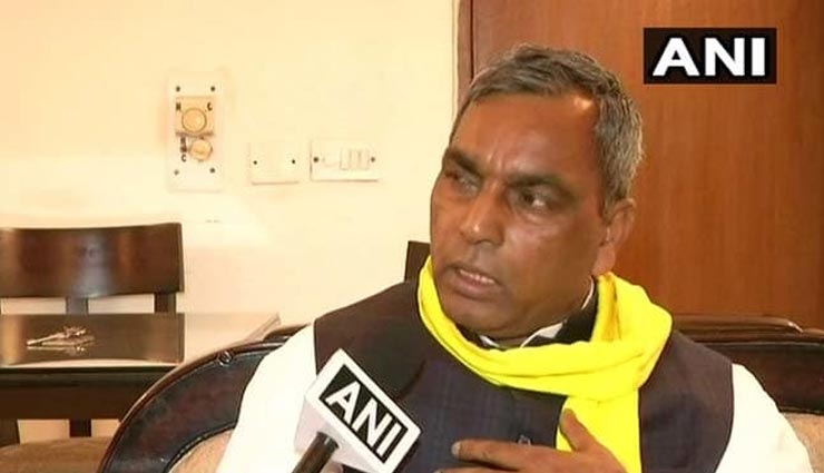 शहरों का नाम बदलने की जगह शिक्षा-स्वास्थ पर पैसे खर्च होते तो बदलाव आता : ओम प्रकाश