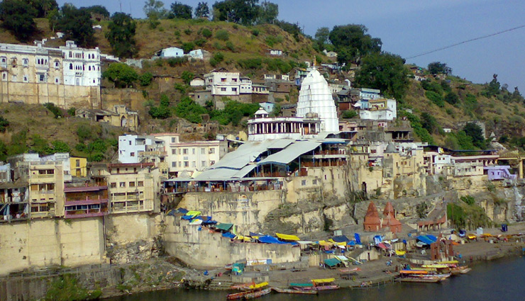 why is omkareshwar temple famous,what is the story of omkareshwar temple,who built omkareshwar temple,which river flows in omkareshwar,which jyotirlinga is most powerful,madhya pradesh,travel guide,travel tips