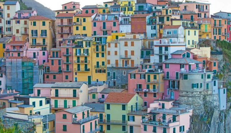 5 Incredible One Color Towns Around The World