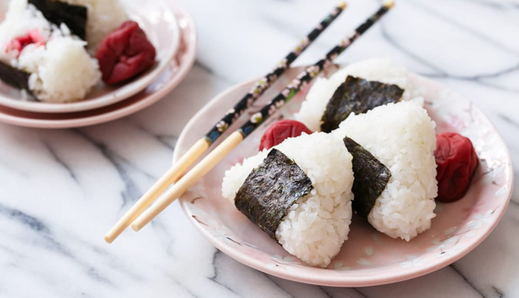 japanese,sushi,onigiri,misosoup,tempura,zosui,donburi,hiyayakko,okonomiyaki,takoyaki,yakitori,japanese dishes,japan food