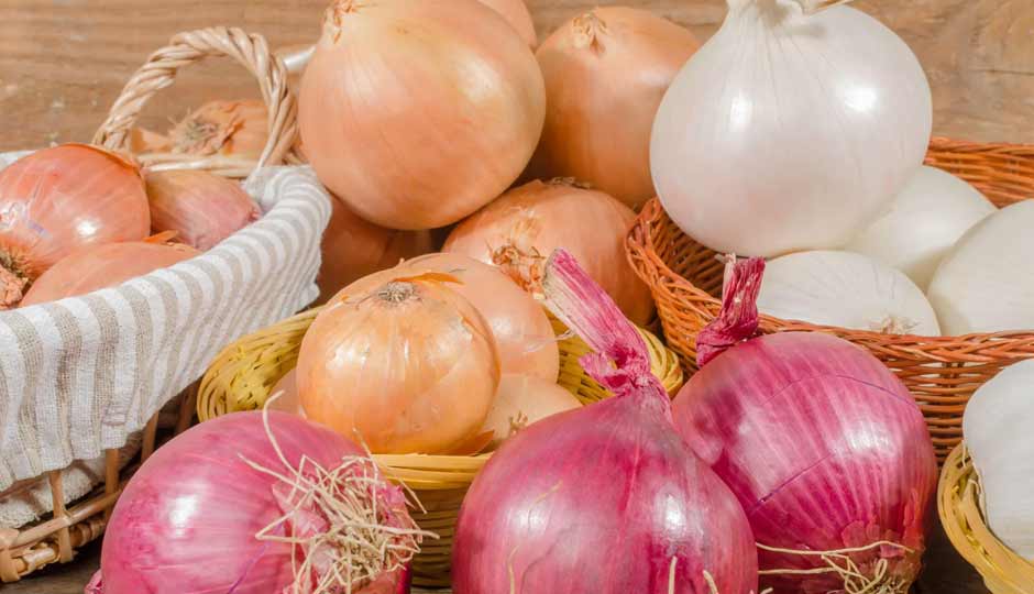 15 Benefits of Using Onion for Skin and Hair