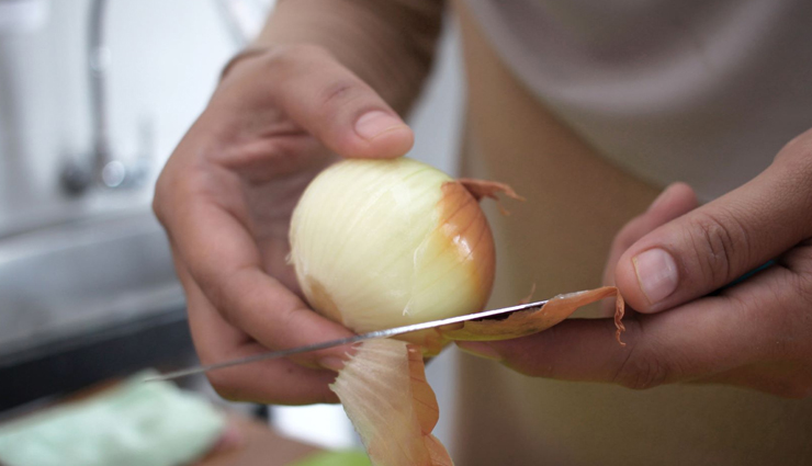 diy onion hair fall treatment,onion juice for hair growth,onion remedy for hair fall,onion hair mask,onion for thicker hair,natural hair fall remedies,onion scalp treatment,onion for healthy hair,homemade onion hair treatments,prevent hair loss with onion