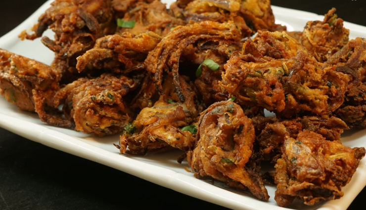Recipe- Onion Bajji For Perfect Tea Time
