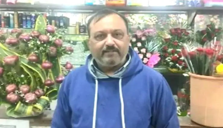 husband,onion bouquet,wife gift,new year 2020,kanpur,up news,weird news in hindi