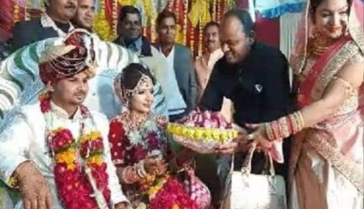 onion,price of onion,gift in marriage,bride,groom,marriage,jhansi,uttar pradesh,weird news in hindi