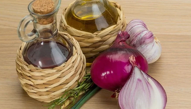 8 Amazing Benefits of Using Onion Hair Oil
