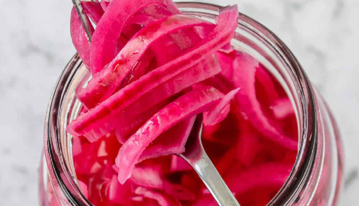 onion pickle recipe,pyaaz ka achar,homemade onion pickle,how to make onion pickle,indian onion pickle,tangy onion pickle,quick onion pickle,pickled onions,easy onion pickle recipe,vinegar onion pickle