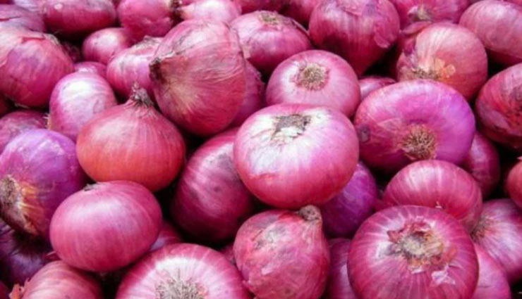 फिर रुलाने लगा प्याज, एक हफ्ते में 45% बढ़े दाम