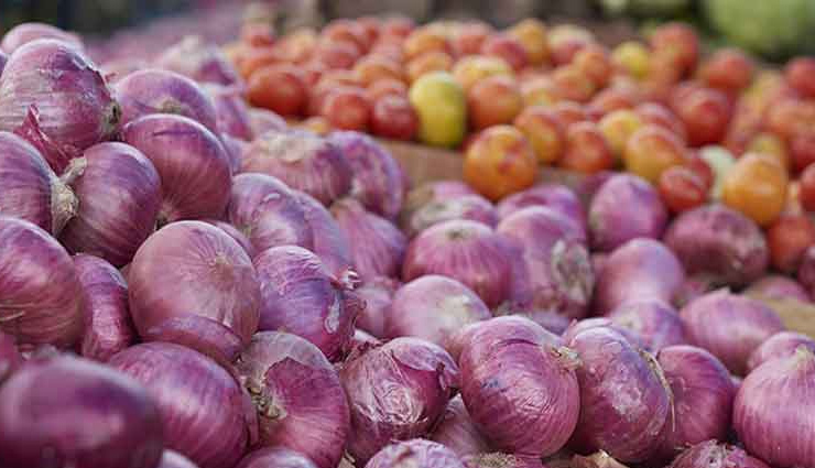 पाकिस्‍तान पर महंगाई की मार, 500 रुपये किलो टमाटर और 400 रुपये में प्‍याज, अब भारत के आगे फैलाएगा झोली