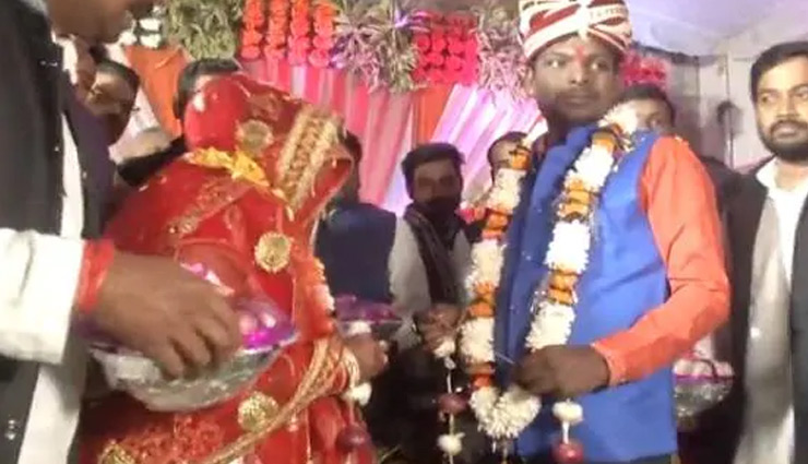 onion,price of onion,gift in marriage,bride,groom,marriage,jhansi,uttar pradesh,weird news in hindi