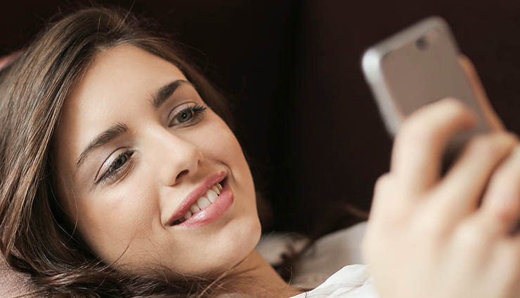 tips for finding the best way to start a conversation on tinder,mates and me,relationship tips