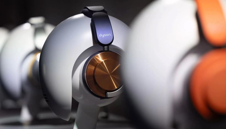 dyson ontrac headphones india,customizable headphone caps,dyson headphone features,dyson audio products,noise-canceling headphones,headphones with long battery life,best headphones 2024,dyson headphone design,audio quality headphones,dyson launch news,headphones for music lovers,premium headphones india,best-looking headphones,headphone controls,sound quality review dyson ontrac,dyson headphone price