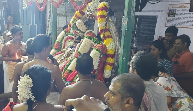 popular festivals of meenakshi temple,madurai meenakshi temple festivals,chithirai festival at meenakshi temple,float festival madurai,navaratri at meenakshi temple,tamil nadu temple festivals,famous festivals in madurai,meenakshi temple celebrations,madurai temple tour,cultural festivals in madurai