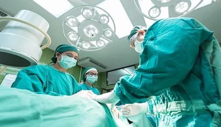रूस : डॉक्टर्स ने पेश की मिसाल, अस्पताल में लगी थी आग फिर भी ऑपरेशन कर बचाई मरीज की जान
