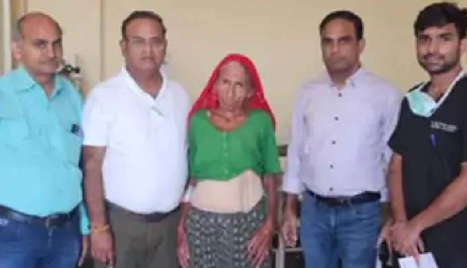 84 वर्षीय महिला के पेट से निकाला गया 5KG का ट्यूमर, बच्चेदानी के पास बनी विशाल गांठ की सफल सर्जरी
