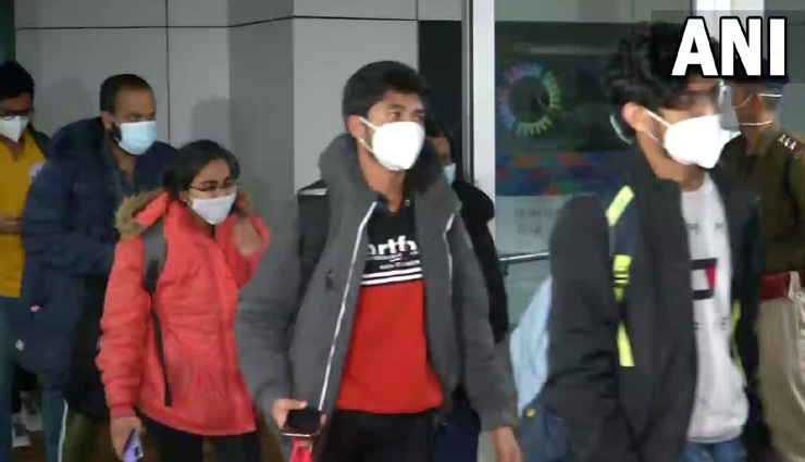ऑपरेशन गंगा: आज 3 फ्लाइट से 575 स्टूडेंट्स की वापसी, सुमी इलाके में अब भी फंसे हैं कई छात्र