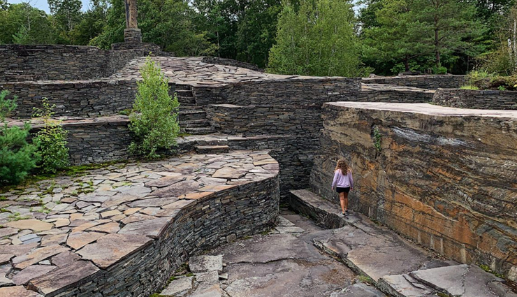 woodstock,things to do in woodstock ny,travel,new york,galleries,boutiques,educational centers,spiritual centers,hiking trails,nature preserves,food,holidays,travel