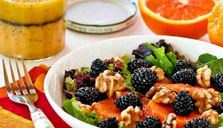 common cold remedies,superfoods for cold,cold and flu diet,natural cold treatment,foods to fight cold,immune boosting foods,cold symptoms relief,rhinovirus treatment,upper respiratory infection,natural remedies for cold