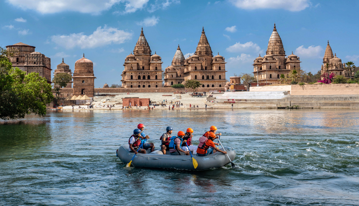 tourist places in madhya pradesh,best places to visit in madhya pradesh,madhya pradesh travel guide,khajuraho temples,bandhavgarh national park,ujjain pilgrimage,pachmarhi hill station,orchha historic town,kanha national park,gwalior forts,bhopal attractions,sanchi buddhist site,maheshwar handloom sarees