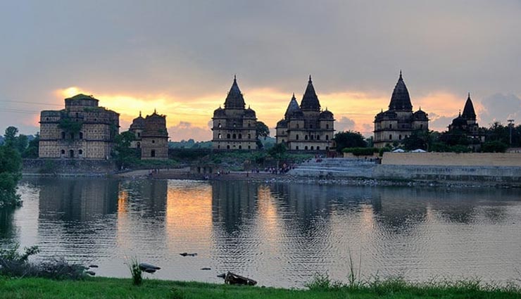 holidays,nubra valley,wanderlust,6 places to explore this time in india,orchha,pushkar,varkala,ziro,jibhi,must to visit places in india,best places to go solo