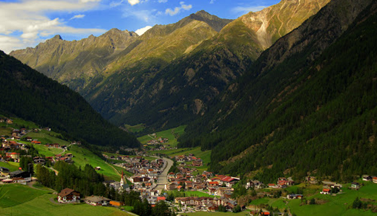 ice climbing,ice climbing in the world,best places for ice climbing in the world,travel,travel guide,holidays,travel guide