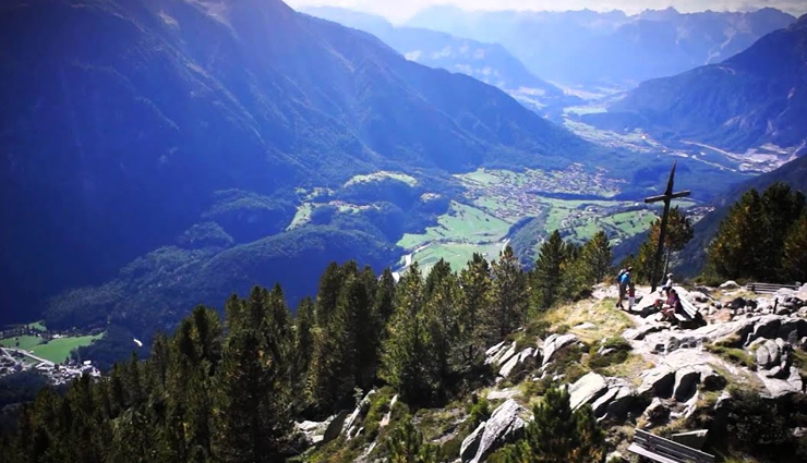 ice climbing,best places to try ice climbing,travel,holidays