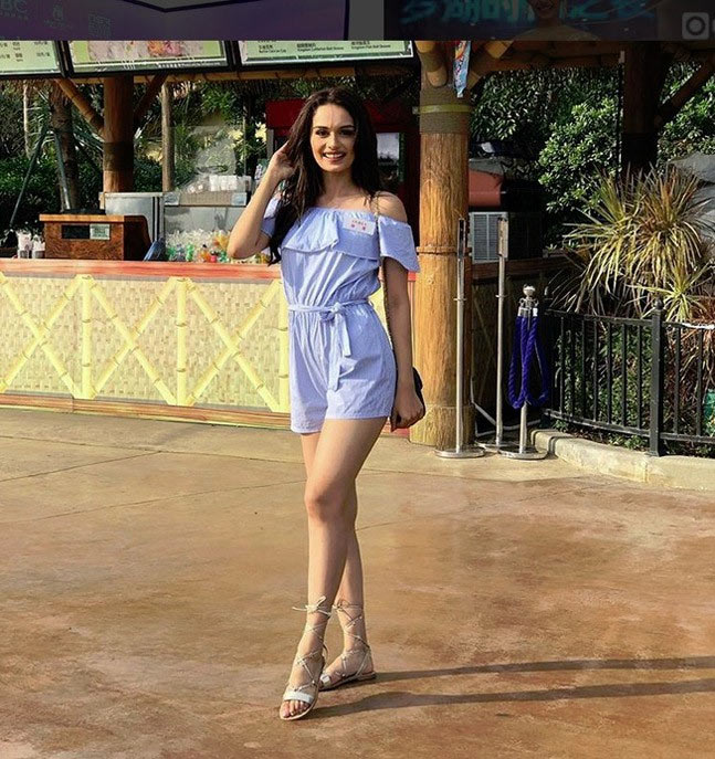 outfits trends by manushi chhillar,miss world 2017,fashion trends from miss world 2017,manushi chhillar,fashion tips,latest fashion trends