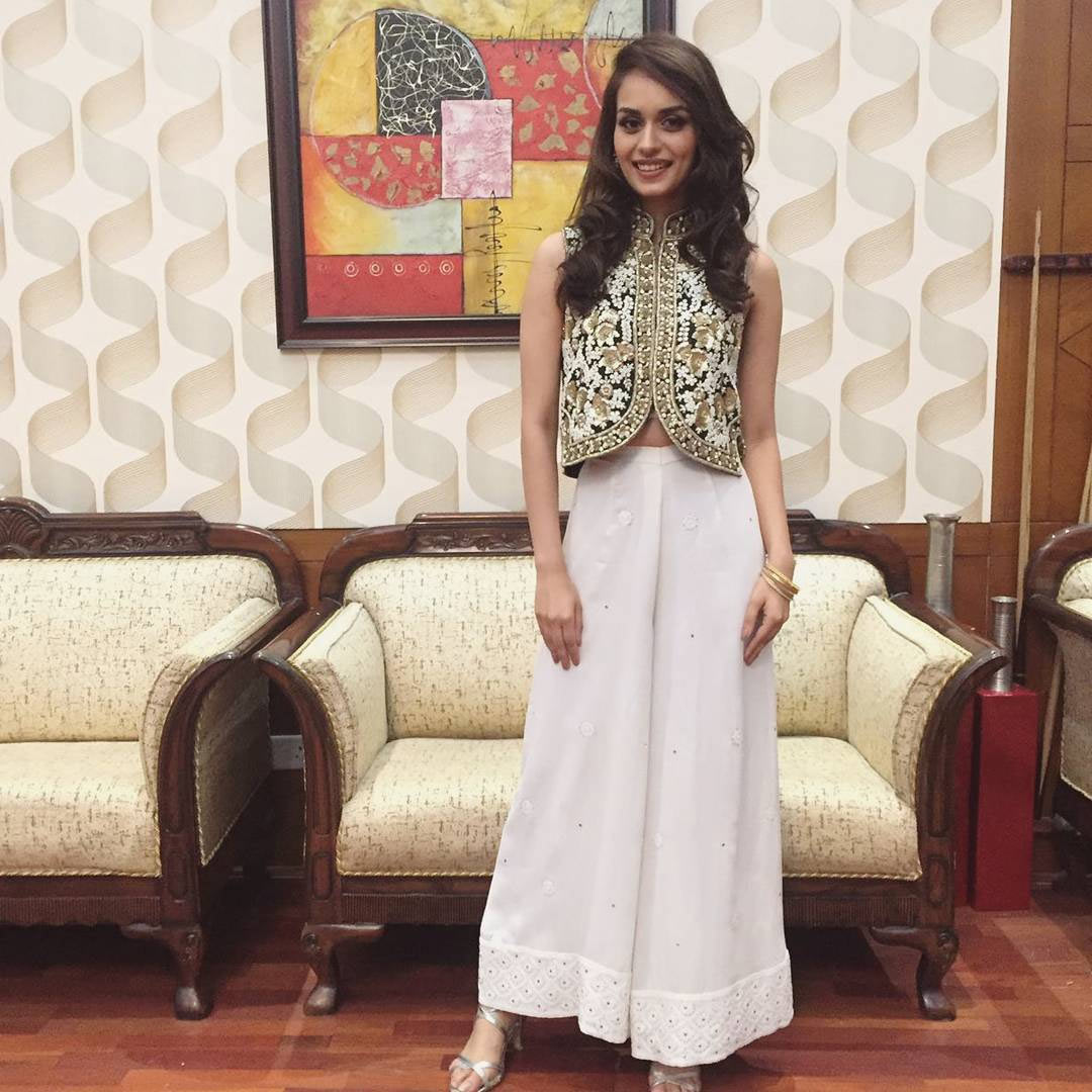 outfits trends by manushi chhillar,miss world 2017,fashion trends from miss world 2017,manushi chhillar,fashion tips,latest fashion trends