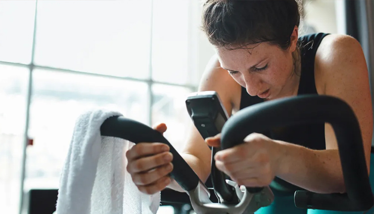 ओवर एक्सरसाइजिंग भी हो सकती हैं घातक, जानें किस तरह पहुंचाती हैं नुकसान 