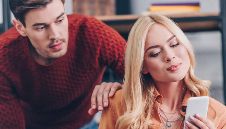 10 Surest Signs To Know Your Boyfriend is Overprotective and Dominating