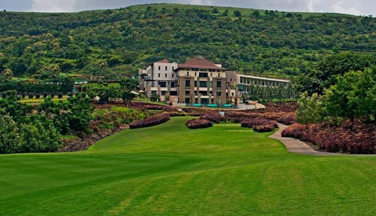best golf courses in india,top golf courses india,prestige golfshire club bengaluru,royal springs golf course srinagar,gulmarg golf club kashmir,naldhera golf course shimla,royal calcutta golf club kolkata,kodaikanal golf club tamil nadu,dlf golf and country club gurgaon,chandigarh golf course,delhi golf club,oxford golf & country club pune,golfing in india,scenic golf courses india,historical golf courses india