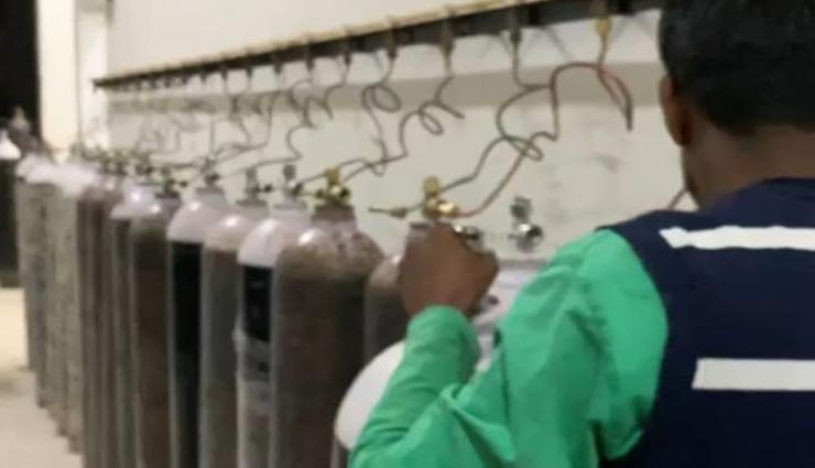 बड़ी लापरवाही : खतरे में पड़ी कोरोना रोगियों की जान, ऑक्सीजन का प्रेशर अचानक हुआ कम