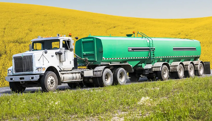 waste oil collection and recycling,environmental excellence in oil recycling,sustainable oil waste management,waste oil disposal solutions,recycled oil products and services,innovative waste oil recycling methods,environmental impact of oil recycling,waste oil management strategies,sustainable solutions for oil waste,oil recycling company initiatives