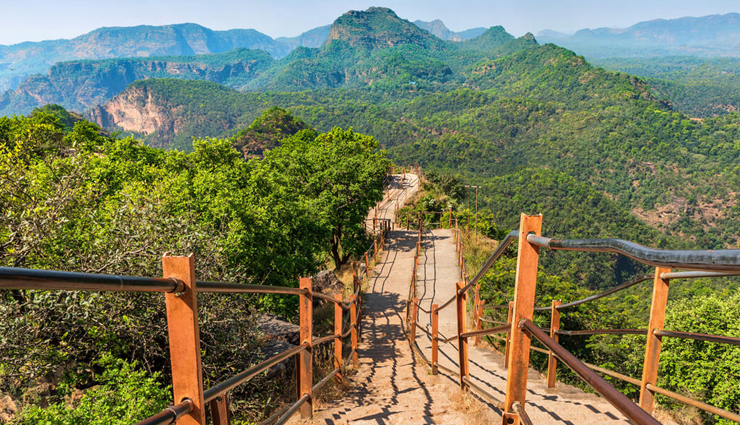 pachmarhi travel guide,top places in pachmarhi,hill stations in madhya pradesh,satpura range tourism,pachmarhi waterfalls,caves in pachmarhi,peaceful getaways india,nature tourism mp,pachmarhi adventure spots,pachmarhi sightseeing