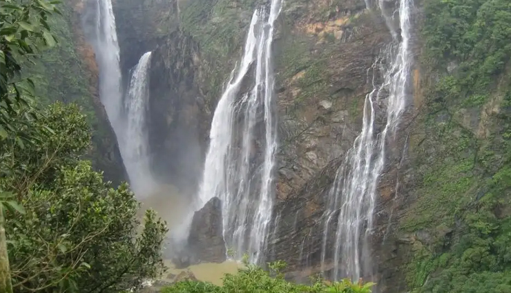 april,tourist destinations to visit in april,india tourist destinations,tourism,holidays in india