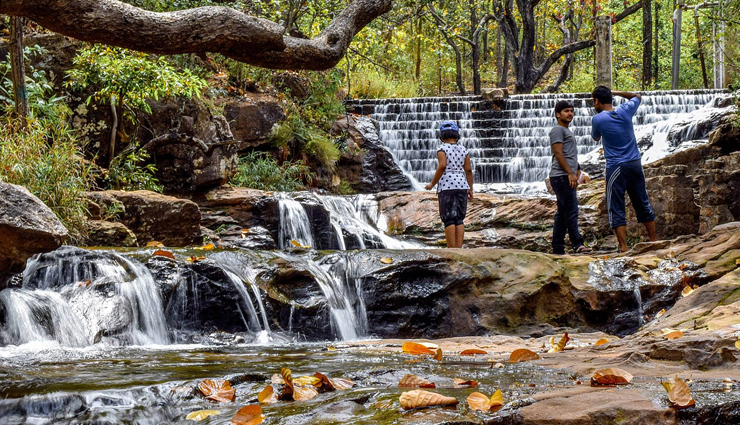 pachmarhi,places to visit in pachmarhi,tourist attraction in pachmarhi,jata shankar caves,dhupgarh,bee falls,apsara vihar waterfall,pandav caves,chauragarh temple