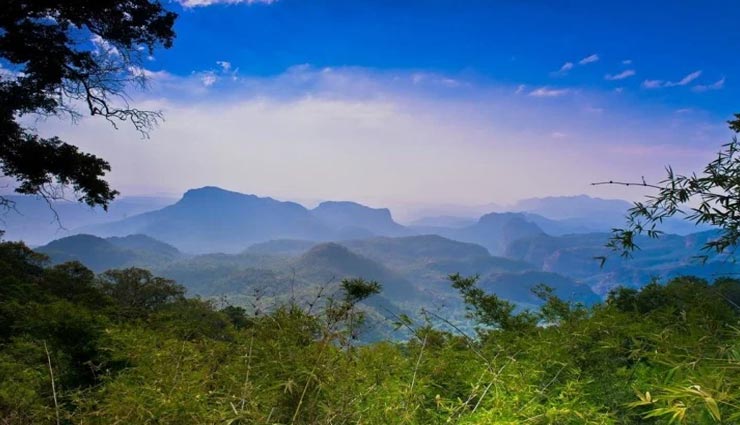 tourist place,indian tourist place,madhya pradesh tourist place,beautiful pachmarhi hill station