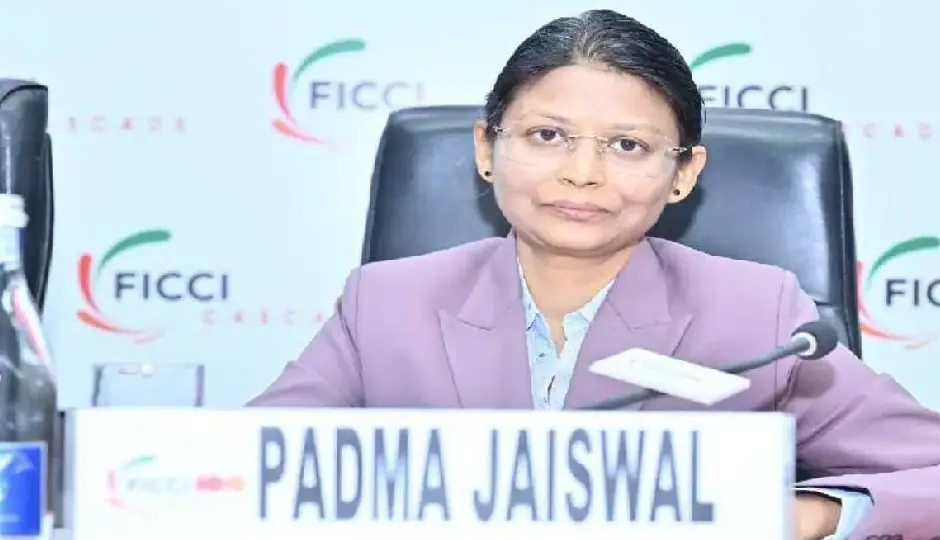 23 साल की सेवा के बाद बर्खास्त हुईं IAS पद्मा जायसवाल, कौन हैं यह वरिष्ठ अधिकारी जिन पर राष्ट्रपति ने लिया बड़ा फैसला?