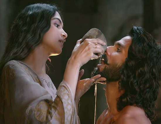 'पद्मावत' : राजस्‍थान और मध्‍यप्रदेश की अर्जी पर मंगलवार को सुनवाई करेगा सुप्रीम कोर्ट 