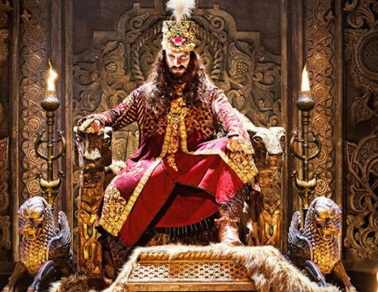 सिर्फ 4000 स्क्रीन्स पर प्रदर्शित हुई ‘पद्मावत’, पहले दिन हुआ इतने करोड़ का नुकसान