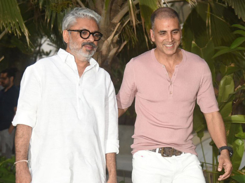 screening of padman,bollywood star on screening of padman,padman,Akshay Kumar,sonam kapoor,r balki,radhika apte