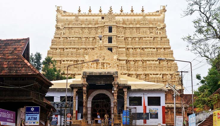 केरल में मना रहे है इस बार की छुट्टियाँ तो जरुर जाए तिरुअनन्तपुरम में स्थित पद्मनाभस्वामी मंदिर