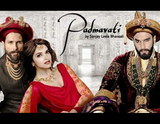 FIRST LOOK: देवी स्थापना के शुभ अवसर पर मिलिए रानी पद्मावती से