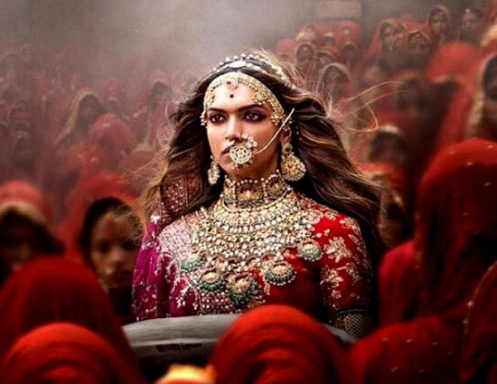 2018: पहली 300 करोड़ी फिल्म, इस तारीख को रिलीज़ होगी 'पद्मावती' उर्फ 'पद्मावत'!