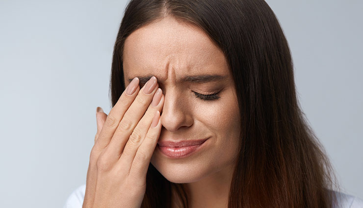 आंखों का दर्द देता है इन गंभीर बीमारियों के संकेत, नजरअंदाज करना खतरनाक 