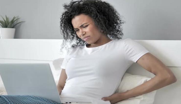 बिस्तर पर बैठकर काम करना ना बिगाड़ दे आपकी सेहत, रखें इन बातों का ख्याल